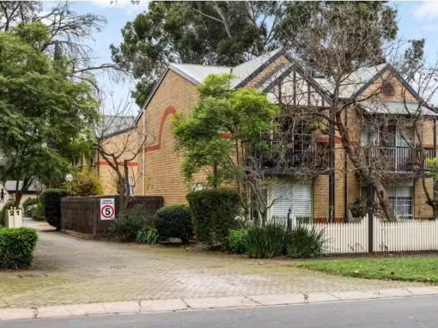 For Rent! 3 BR 14/21 Flemington Street, Glenside Townhouse for.