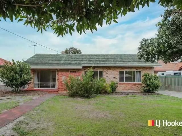 Nice 3 BR 14 Clancy Way, Thornlie, WA 6108