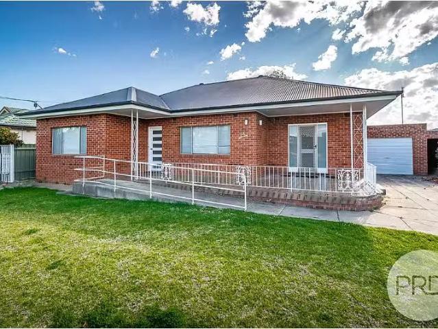 Just in! 3 BR 14 Inglis Street, Lake Albert House for rent Li.