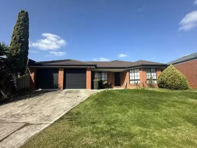 Unique 3 BR 14 Lady Rose Crescent, Sydenham, VIC 3037