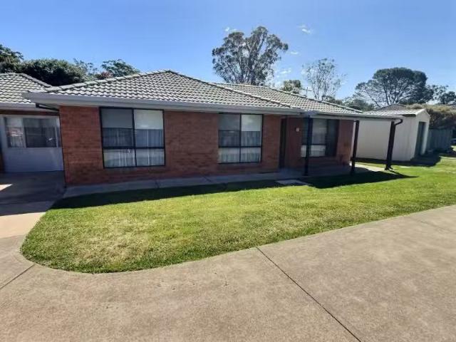 Cheap 3 BR 1/56 Lachlan Ave, Singleton House for rent Listed.