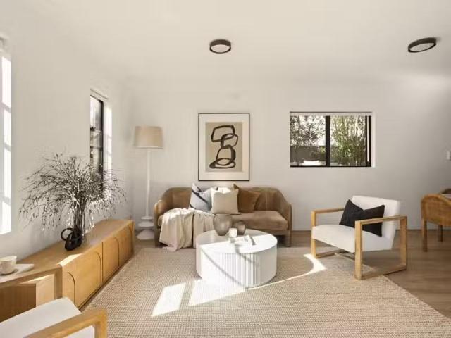 Just in! 3 BR 1/50 Tavistock Road, South Hurstville Townhouse.