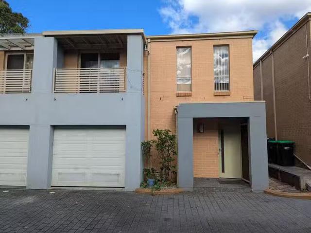 Unique 3 BR 15/14 16 Yerona Street, Prestons, NSW 2170