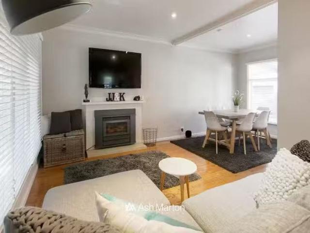 Cheap 3 BR 15 Inglis Avenue, Frankston, VIC 3199