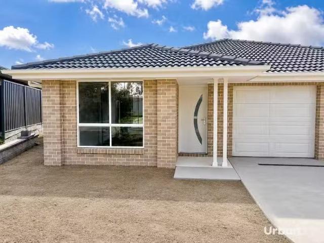 Unique 3 BR 1/5 Lett Place, Cessnock House for rent Listed by.