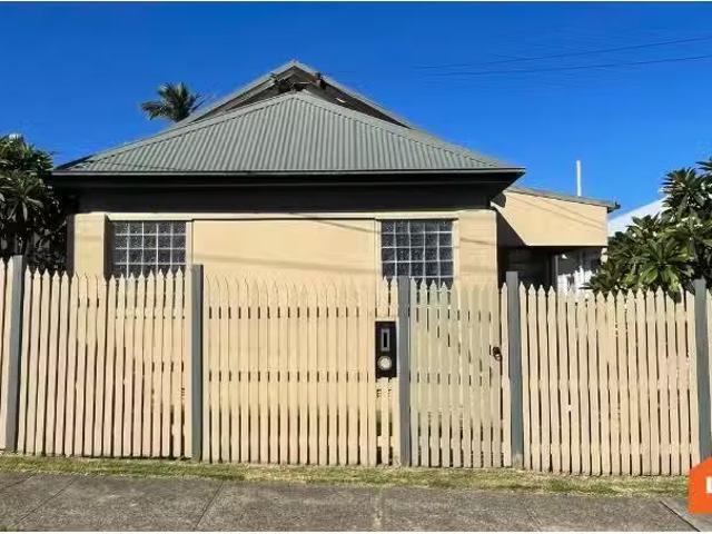 Cheap 3 BR 174 Turton Road, Waratah House for rent Listed by.