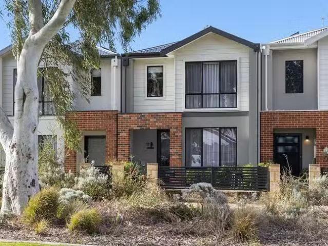 Unique 3 BR 17 Drift Lane, Aveley, WA 6069