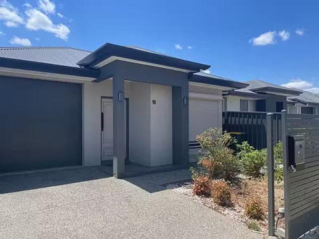 Cozy 3 BR 18 John Street, MANSFIELD PARK, SA 5012 House for.