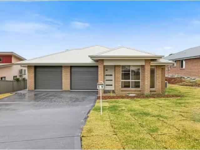 Charming 3 BR 1/9 Turner Close, Gunnedah Apartment for rent L.