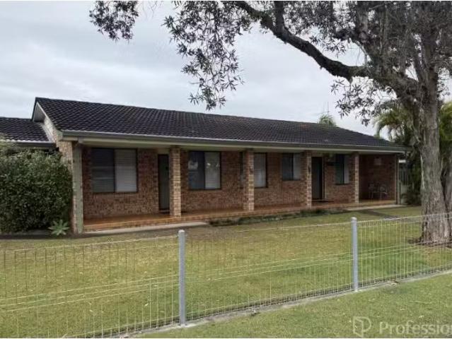 Unique 3 BR 1 Tennis Street, Forster House for rent Listed by.