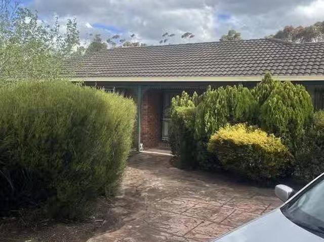 Rental! 3 BR 1 Bass Court, Wyndham Vale, VIC 3024