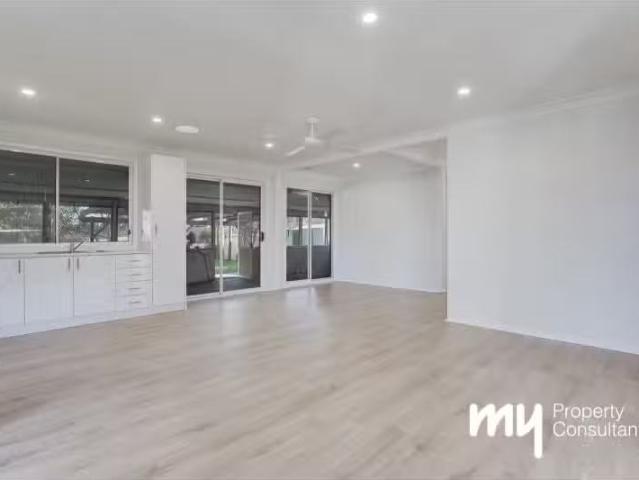 Cheap 3 BR 1 Blades Place, Mount Annan House for rent Listed.
