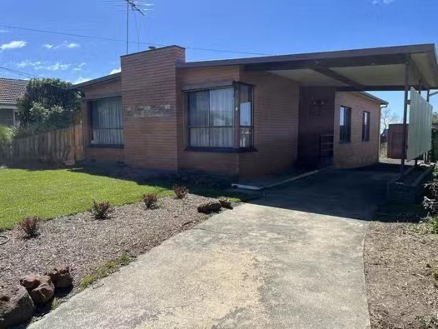 Deal! 3 BR 1 Mura Court, Grovedale, VIC 3216