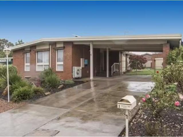 Just in! 3 BR 1 Park Avenue, Golden Square House for rent Lis.