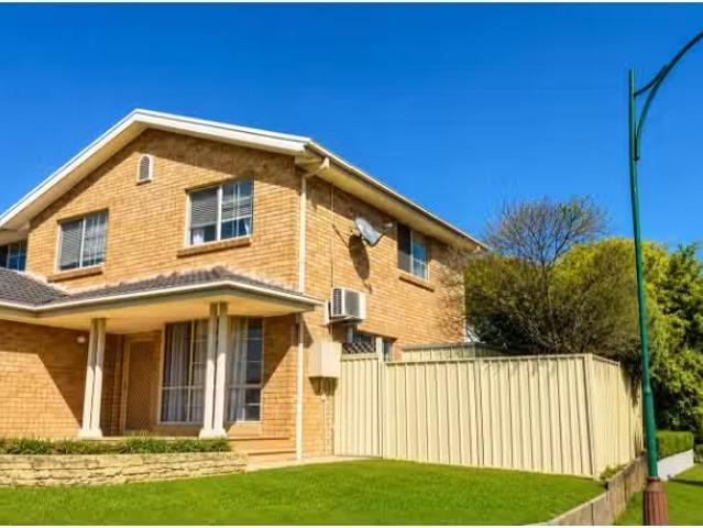 For Rent! 3 BR 1B HARRIS PLACE, WEST HOXTON House for rent Li.