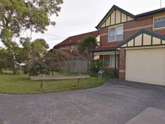 Just in! 3 BR 20/274 Poath Road, Hughesdale VIC 3166 Townhou.