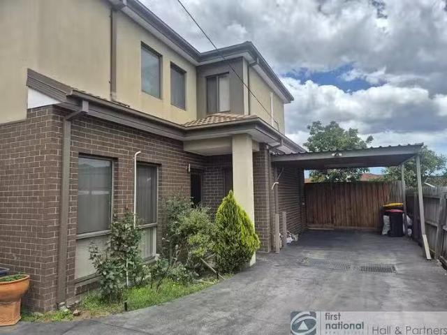 Deal! 3 BR 2/144 Mcfees Road, Dandenong North, VIC 3175
