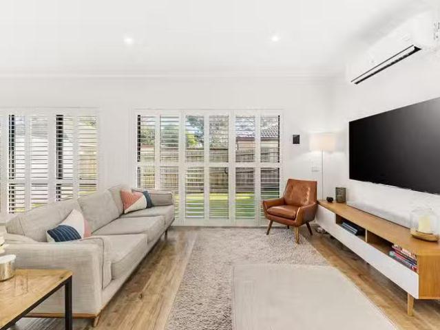 Cozy 3 BR 2/10 Lance Road, Bayswater, VIC 3153
