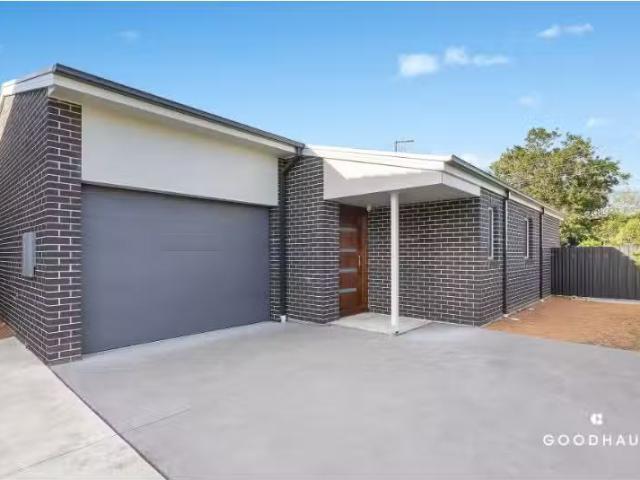 Charming 3 BR 2/10A Lyster Place, Melba House for rent Listed.
