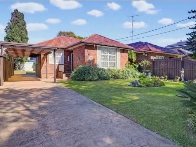 Cheap 3 BR 21 Holloway Street, Pagewood House for rent Listed.