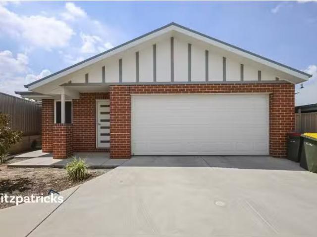 Rental! 3 BR 21 Jumbuck Drive, Gobbagombalin House for rent L.