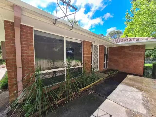 Unique 3 BR 21 Nerrim Street, BUNDANOON House for rent Listed.