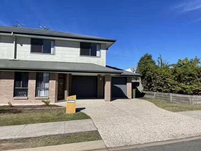 Charming 3 BR 2/24 Hookes Terrace, Springfield Lakes, QLD 4300