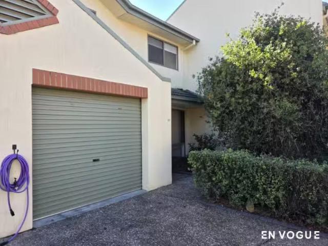 New 3 BR 22/10 Federal Highway, Watson Townhouse for rent Lis.