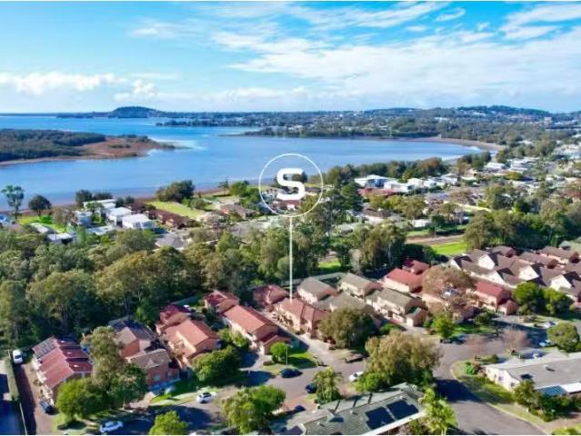 Rental! 3 BR 2/38 Bateman Avenue, Albion Park Rail Townhouse f.