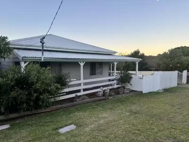 Cheap 3 BR 24 Chapman Street, Cessnock House for rent Listed.