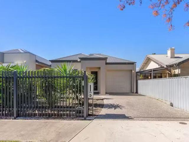 Just in! 3 BR 24 Gloucester Street, LARGS BAY, SA 5016 House.