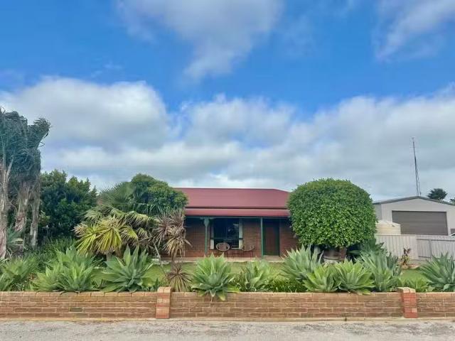 Nice 3 BR 24 Wishart Street, TUMBY BAY, SA 5605 House for Rent