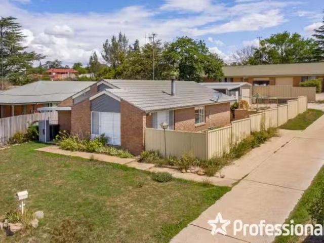 Nice 3 BR 254A Durham Street, WEST BATHURST House for rent Li.
