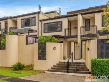Nice 3 BR 25/55 59 Dwyer Street, NORTH GOSFORD Townhouse for r.
