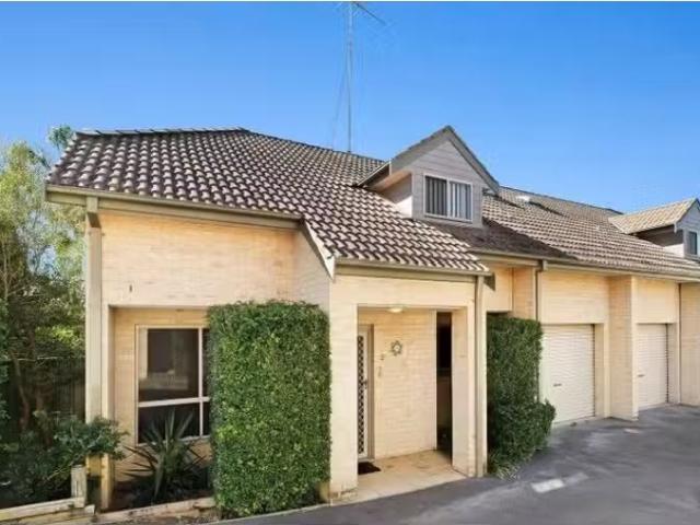 Just in! 3 BR 2/58 Cam Street, CAMBRIDGE PARK Townhouse for re.