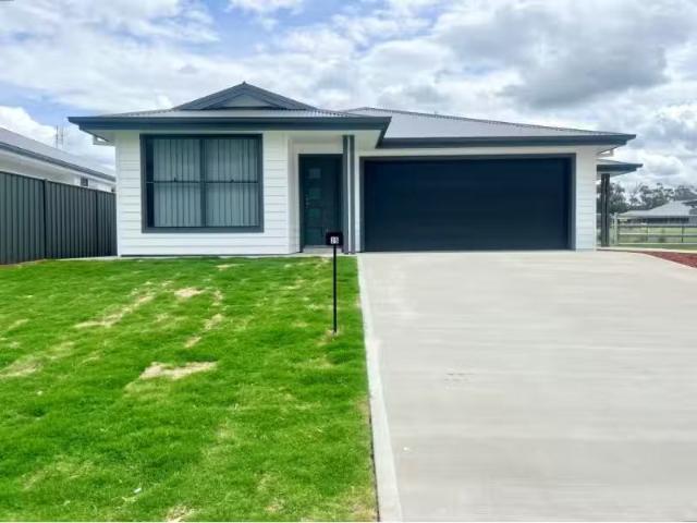 Deal! 3 BR 25 Kestral St, Moore Creek House for rent Listed b.