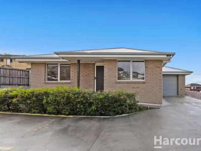Unique 3 BR 2/65 Pitcairn Street, GLENORCHY, TAS 7010 House.