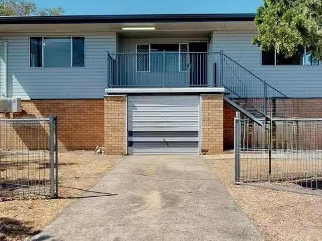 For Rent! 3 BR 267 Elphinstone Street, Koongal, QLD 4701
