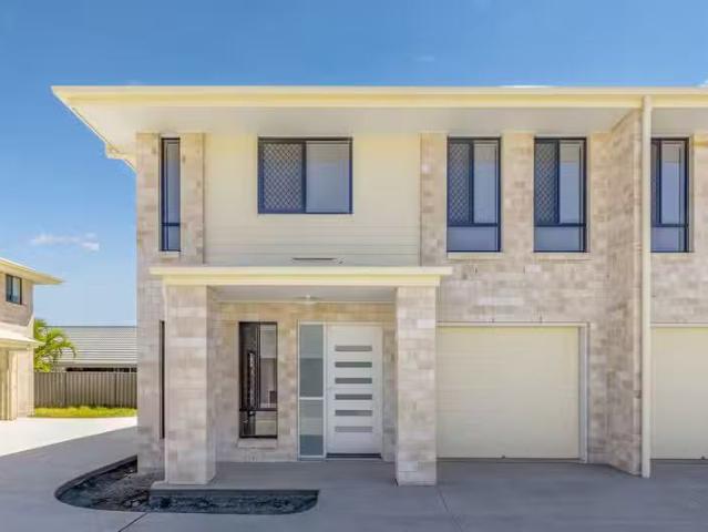 Just in! 3 BR 2/67 Hillyard Street, PIALBA, QLD 4655 Unit fo.