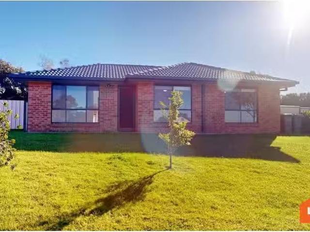 Cozy 3 BR 26 Clayton Crescent, Rutherford House for rent List.