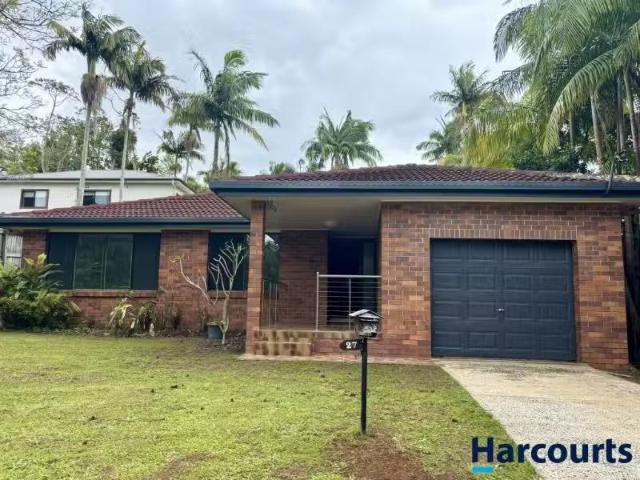 Cozy 3 BR 27 Leslie Street, BANGALOW House for rent Listed by.