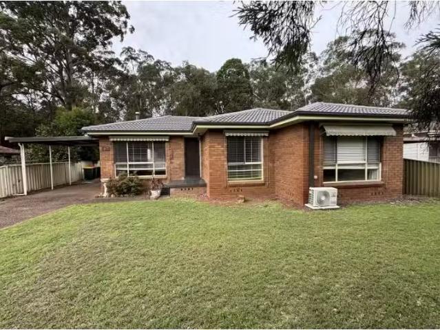 Charming 3 BR 27 Rosemount Drive, Raymond Terrace House for re.