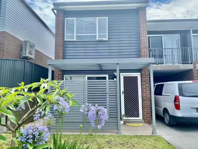 Cozy 3 BR 28/6 Cathie Road, Port Macquarie House for rent Lis.
