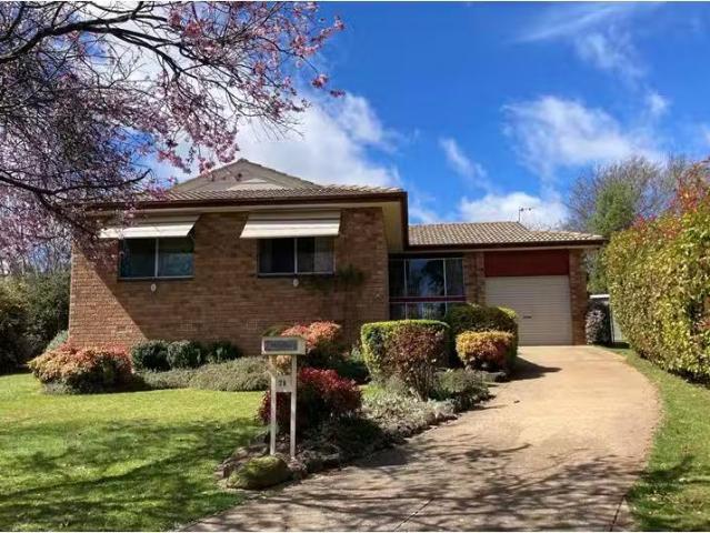 For Rent! 3 BR 28 Wiare Circuit, Orange House for rent Listed.