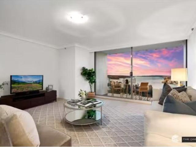 Cozy 3 BR 28g/3 17 Darling Point Road, DARLING POINT Apartment.