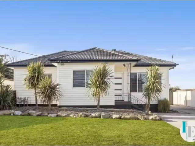 For Rent! 3 BR 29 Noble Parade, Lake Heights House for rent L.