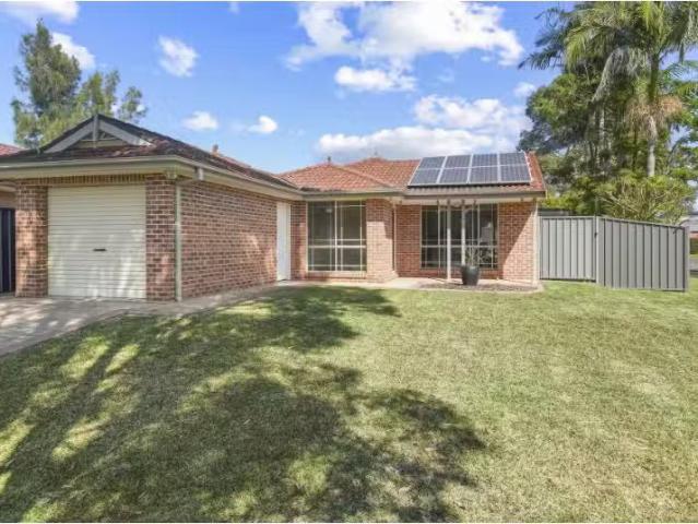 Charming 3 BR 2 Cedarwood Road, Hamlyn Terrace House for rent.