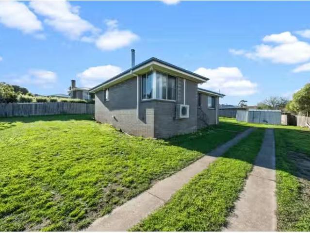 Deal! 3 BR 2 Ingleby Cl, Clarendon Vale House for rent Listed.