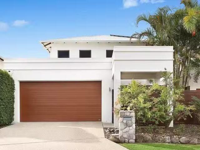 Charming 3 BR 30/115 Peregian Springs Drive, Peregian Springs.