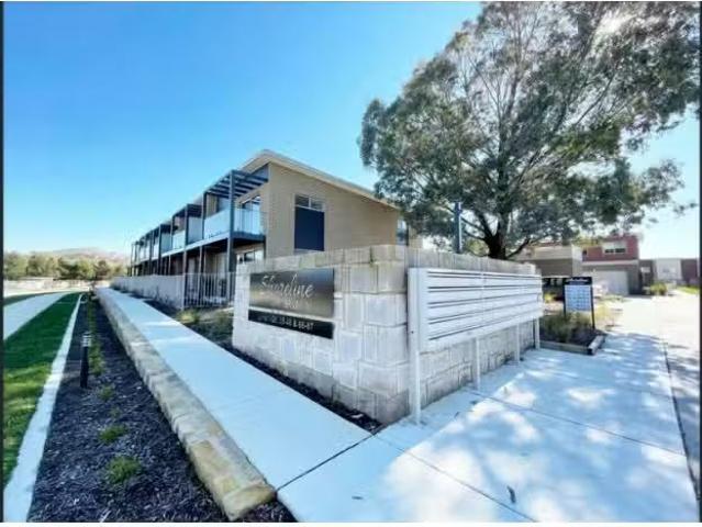 For Rent! 3 BR 3/167 Mortimer Lewis Drive, GREENWAY Townhouse.